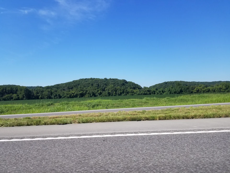 Road and surrounding countryside near Cape Girardeau